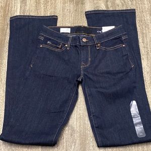NEW Gap Low rise slim in the hip & thigh’s Boot cut leg opening stretchy